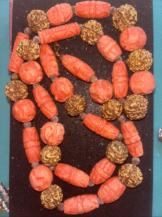 Jewelry - Vintage rare Chinese Carved Cinnabar coral  Bead gold bead necklace